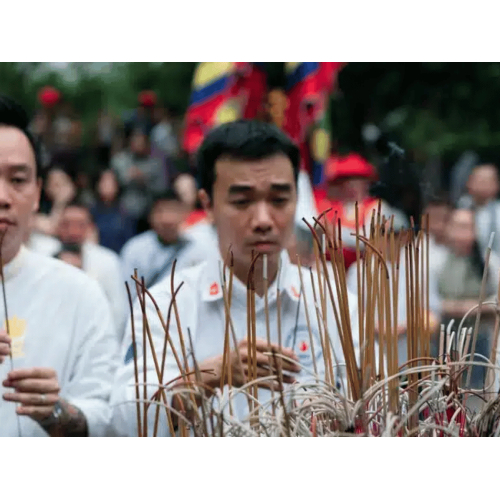 VCF đã tham gia nghi lễ thắp hương dâng lễ vật lên Vua Hùng